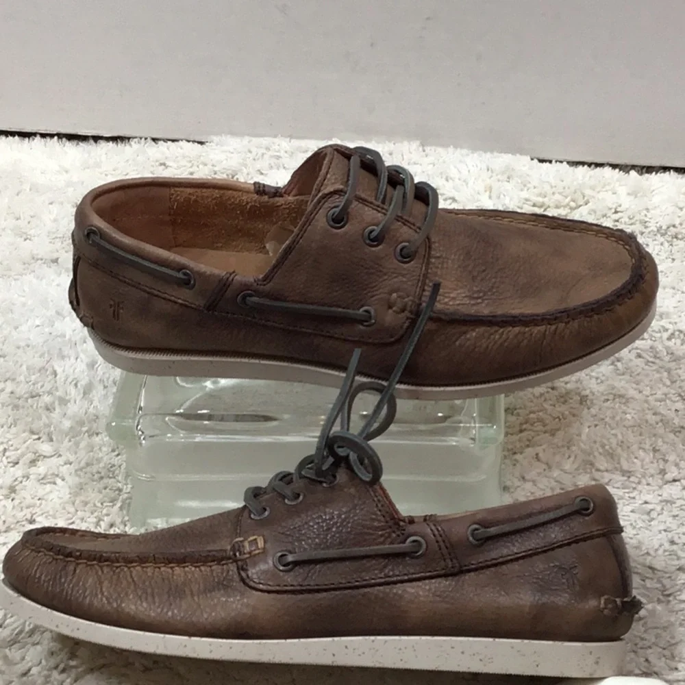Frye men’s distressed brown leather boat shoes 9.5